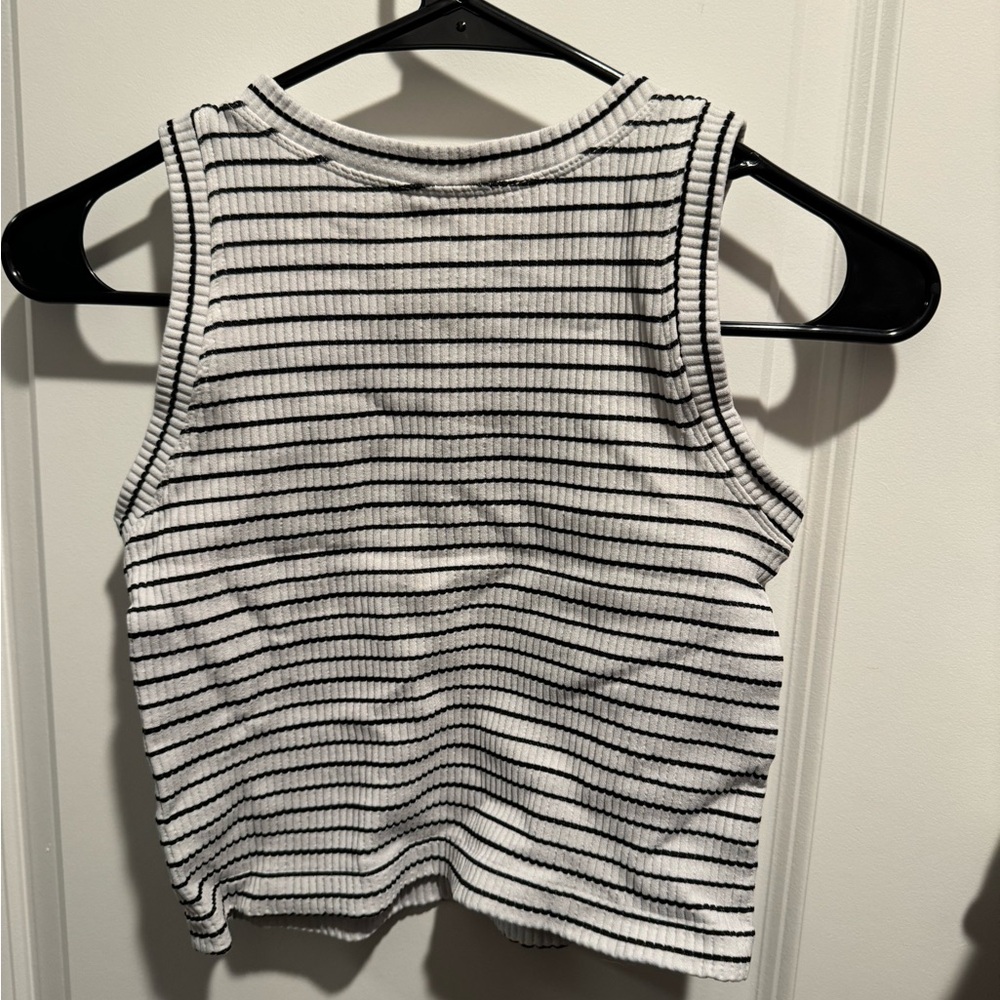 2 crop shirts